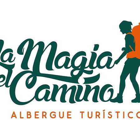 Albergue La Magia Del Camino Hostel โกมิญาส ภายนอก รูปภาพ